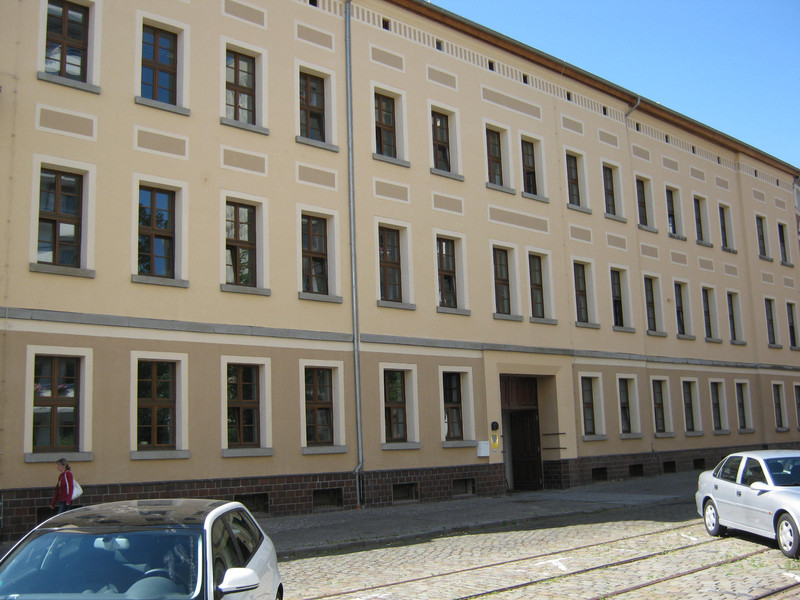 Foto des Dienstgebäudes in der Ferdinand-von-Schill-Straße 2000 bis 2016